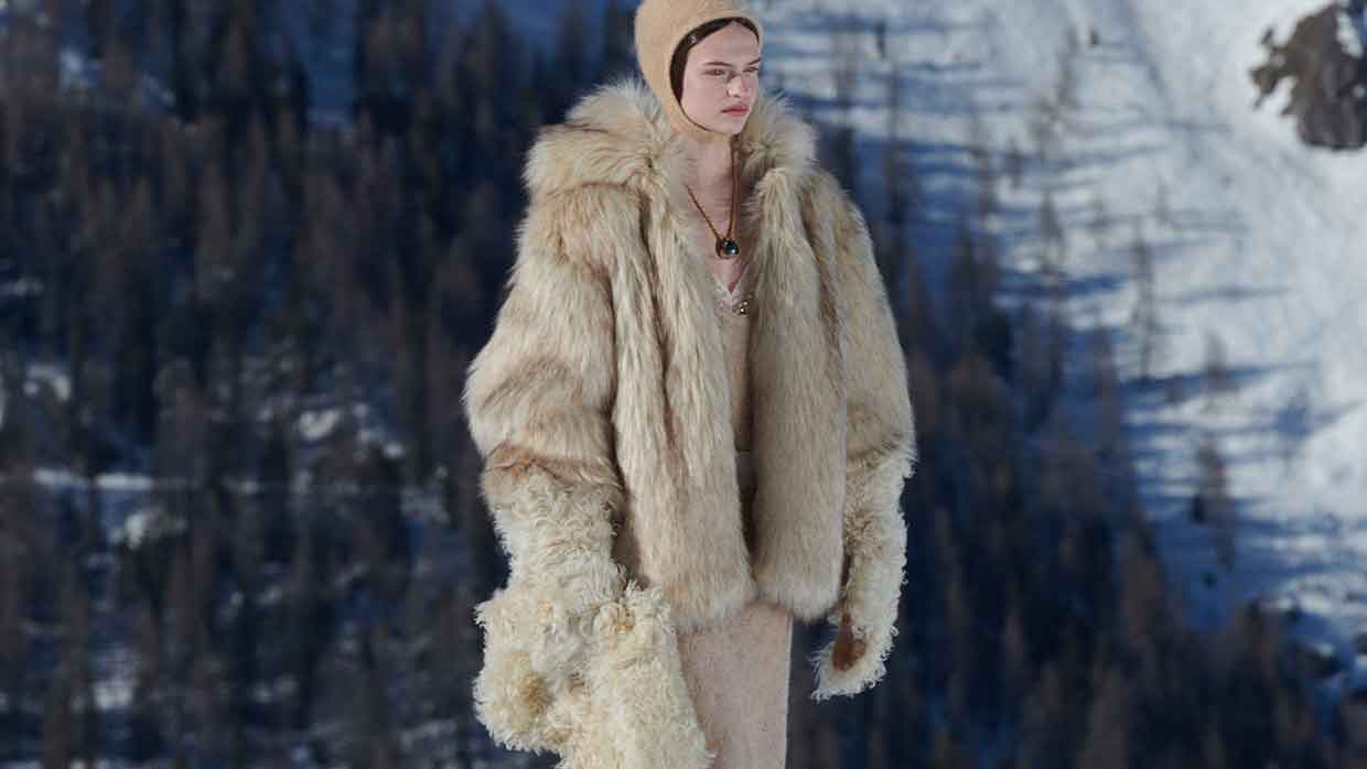 Automatisch achter helpen Modetrends winter 2021. Teddy coats en nepbont jassen. Tips & trends