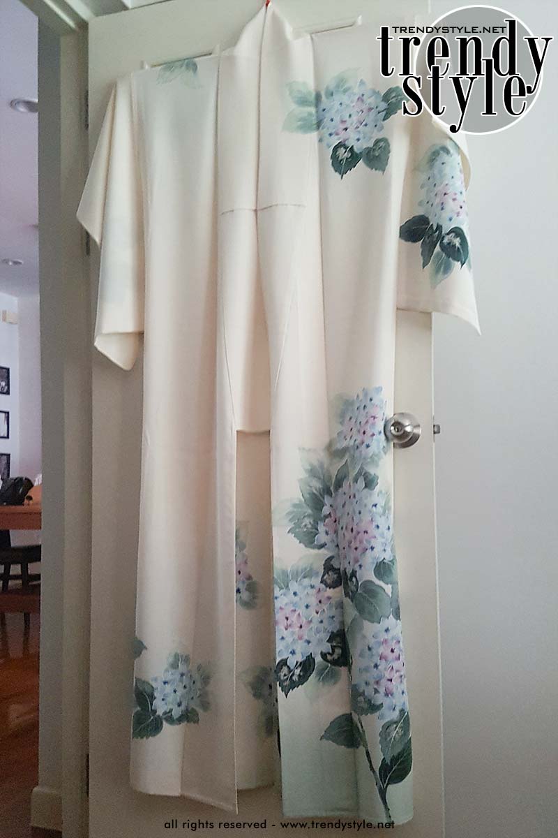 Kimono met hydrangea's. Foto Charlotte Mesman