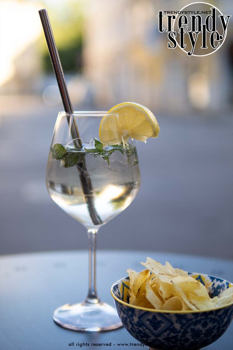 Ken jij de Hugo Spritz, het kleine broertje van de Aperol Spritz?