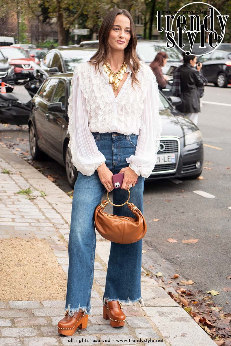 Romantische blouse met spijkerbroek voor winter 2024