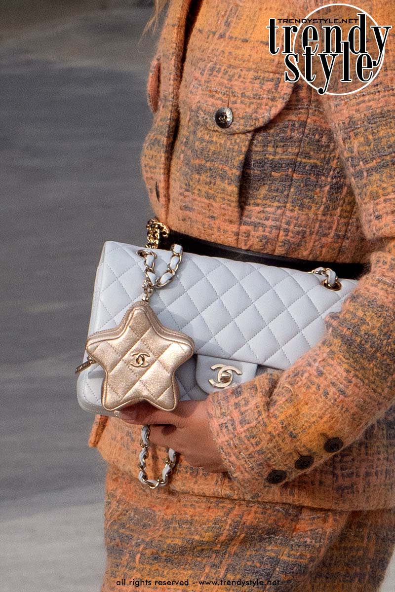 Tassen trends 2024: Double bag bij Chanel. Foto Charlotte Mesman