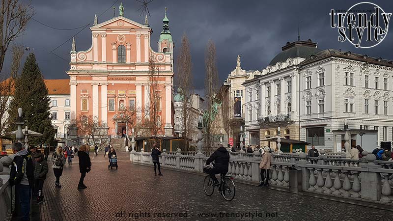 Tromostovje, Ljubljana. Foto Charlotte Mesman